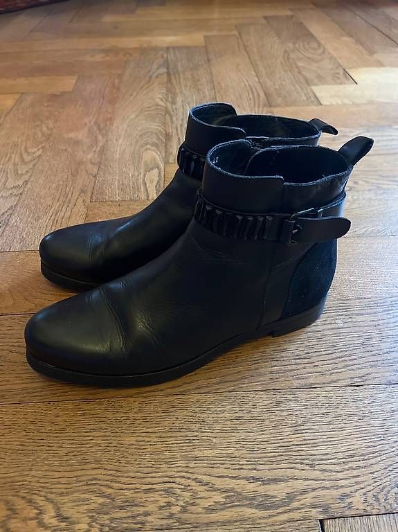 Scarpe da donna: Stiefeletten aus Leder Grösse 42 – Usato da Zürich venduto da Cinzbusch 1