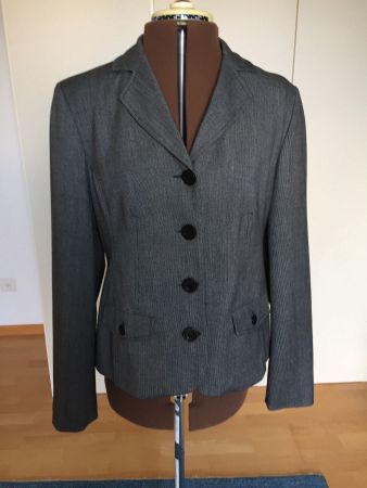 Gefütterte Damenjacke, kurz, Grösse 40