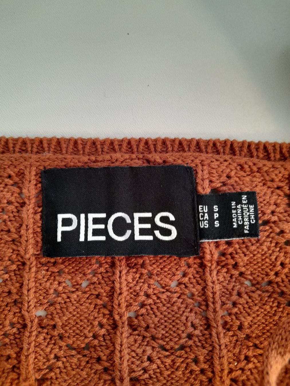Pieces Top: Pieces . Croptop . S . – Usato da Leuggelbach venduto da schmetterlings-fee 2