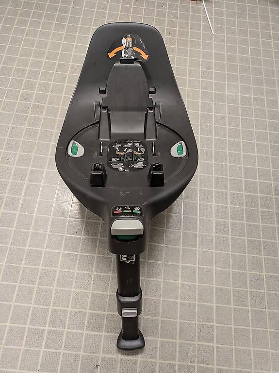 Seggiolini per auto: 2 Autositze Cybex + Base – Usato da Watt venduto da t30annen 2