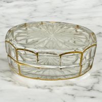Ancienne boîte à bijoux cristal BACCARAT avec détails dorés