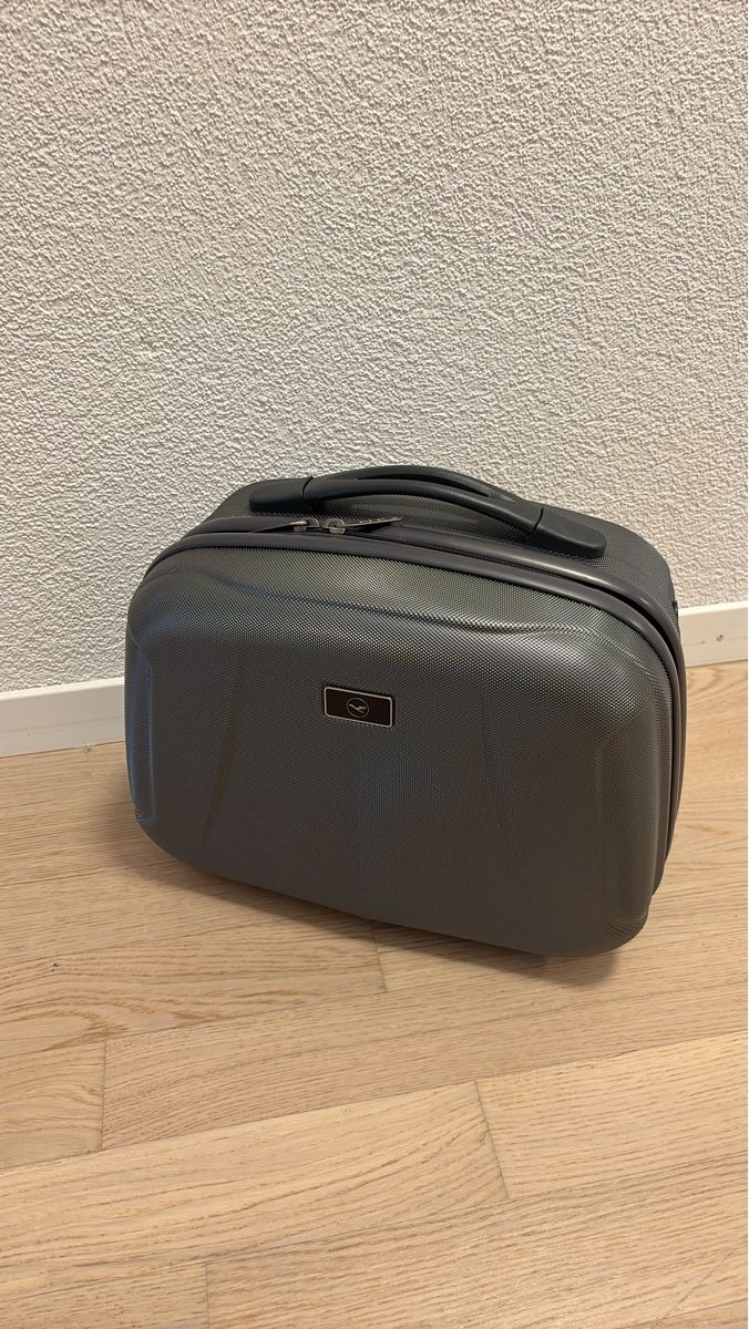 Reisekoffer: Lufthansa Travel Case Grey Hard Shell Like New – Neu (gemäss Beschreibung) aus Wallisellen von cif_5qwr