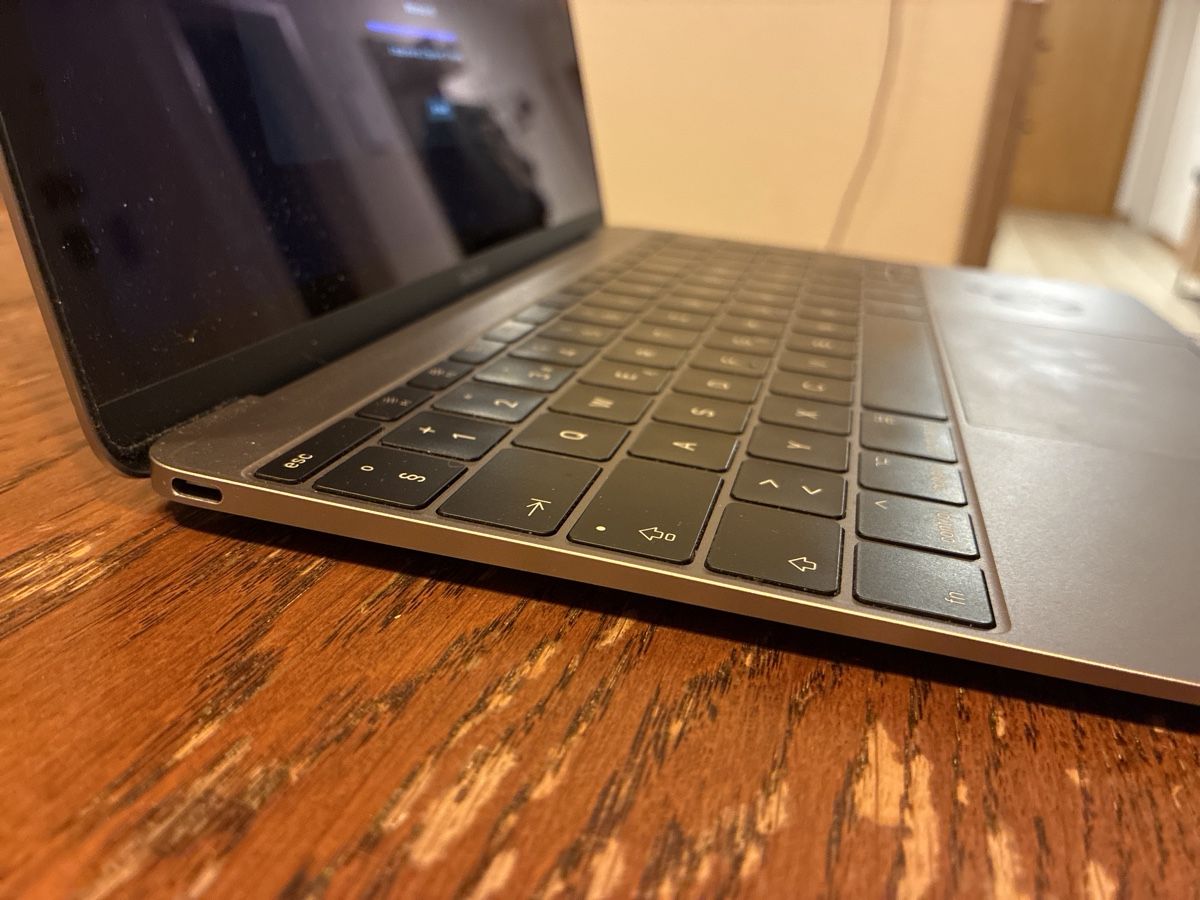 Apple Notebooks: Mac Book – Gebraucht aus Tramelan von jes_5l6z 2