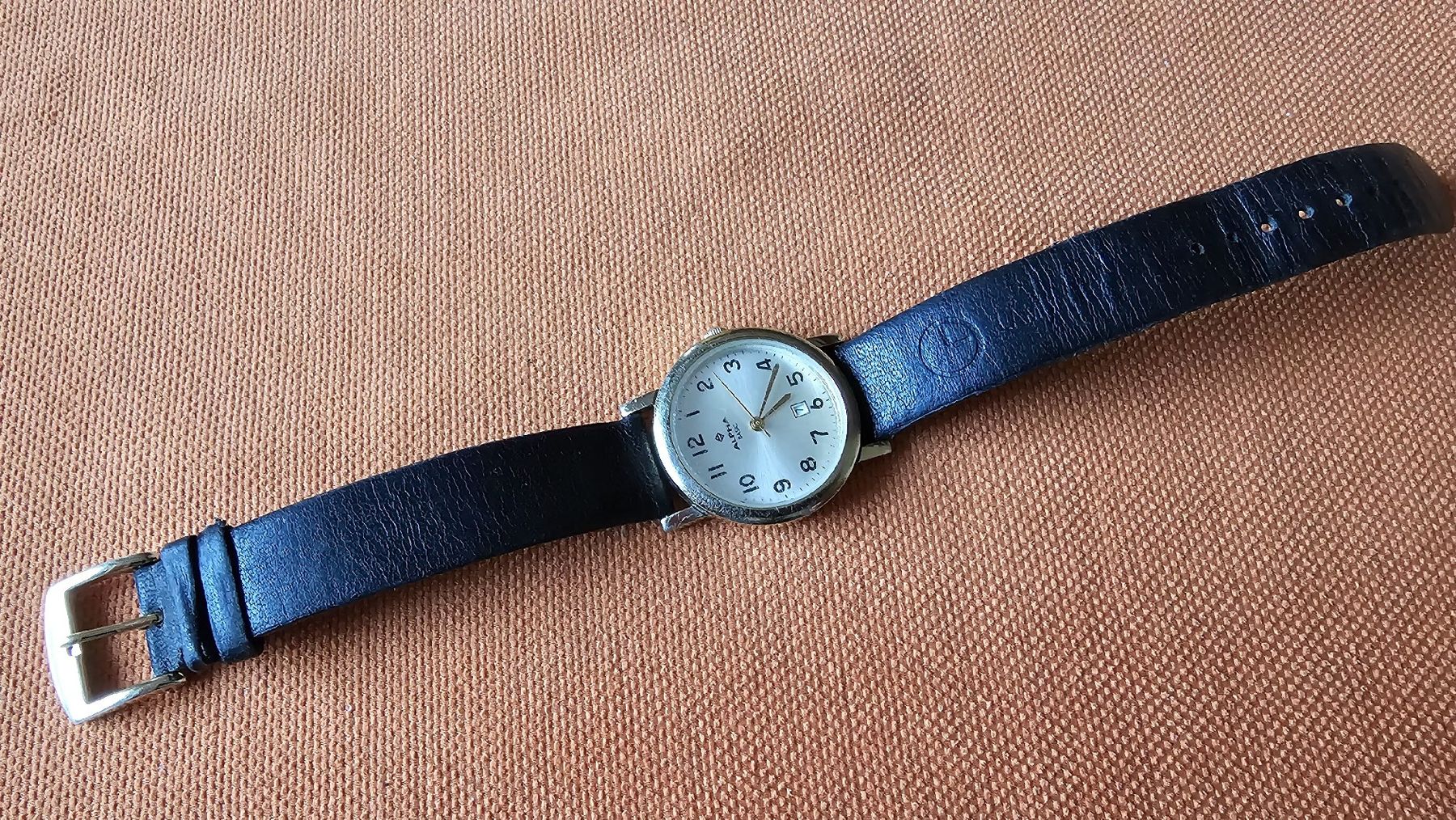 Montres: Alpha Quartz Damenuhr 32mm – D'occasion à Speicher par Lemore 2