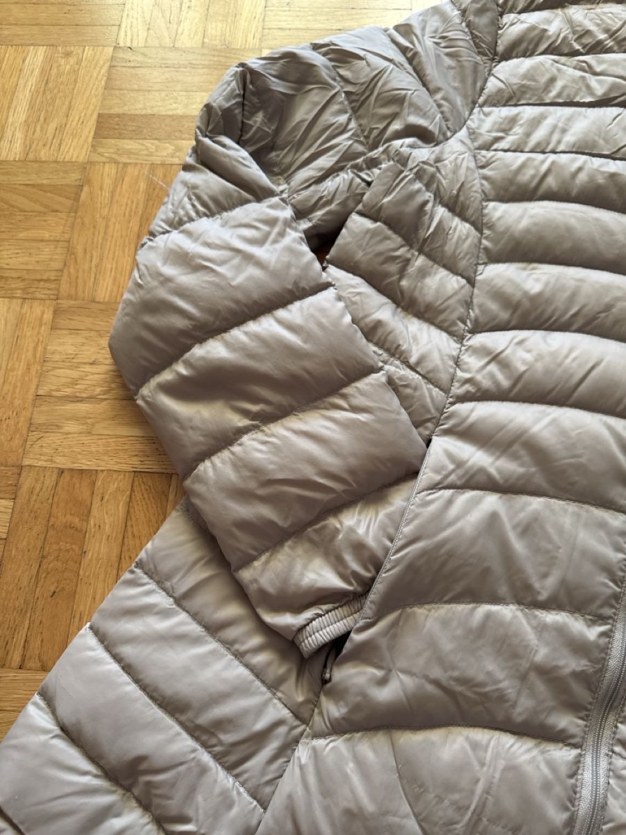 Vestes: Mongo Light Down Jacket Beige XS/S – D'occasion à Fällanden par emilyeheim 2