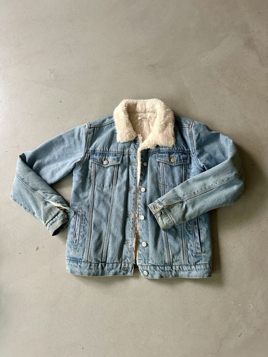 Mango Giacche: Jeansjacke mit Fell Grösse S – Usato da Zürich venduto da Emil0608