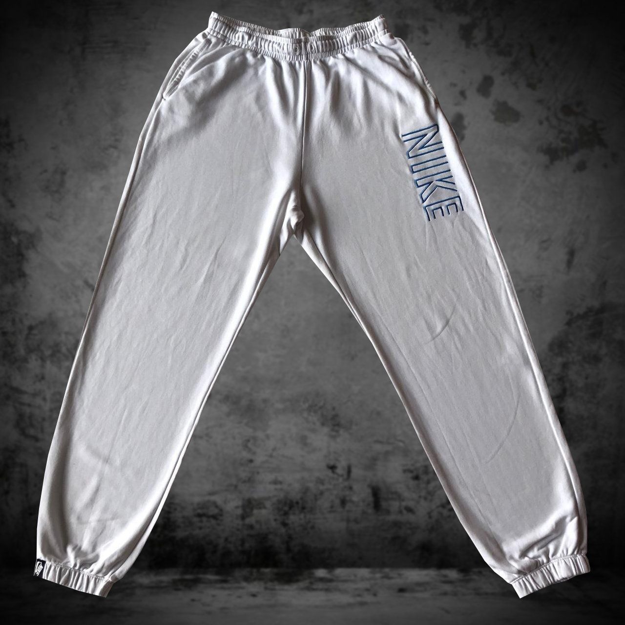 Nike Pantaloni: Jogging Nike White Men M – Usato da Genève venduto da ang_7j7j