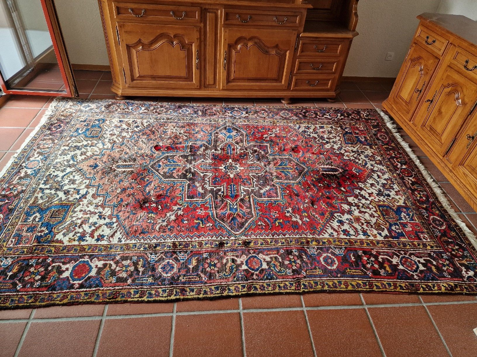 Tappeti: Antiker Teppich mit Muster mehrfarbig – Usato da BERN venduto da Intarsia 1