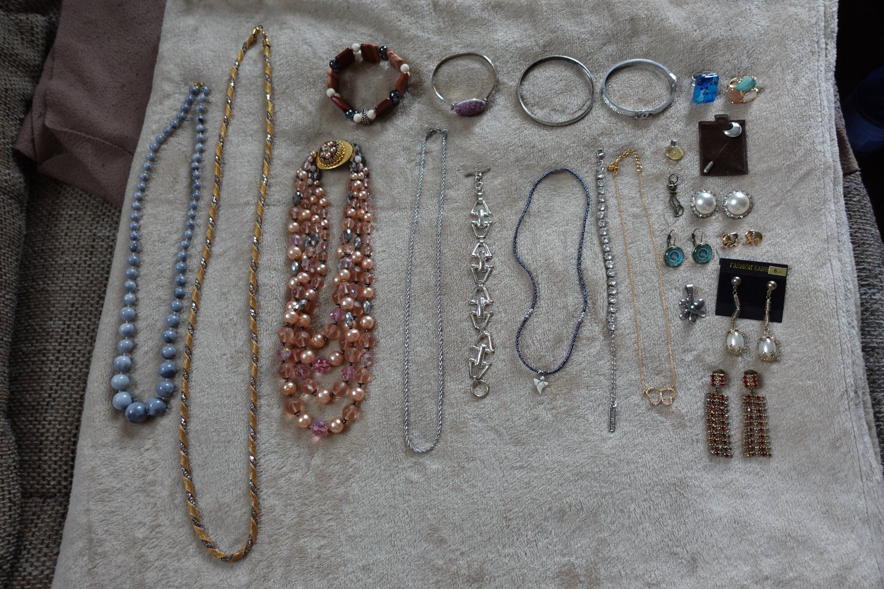 Sonstiger Schmuck: 1 schönes 28 teiliges Modeschmuck Set – Gebraucht aus rorschach von Babsi64