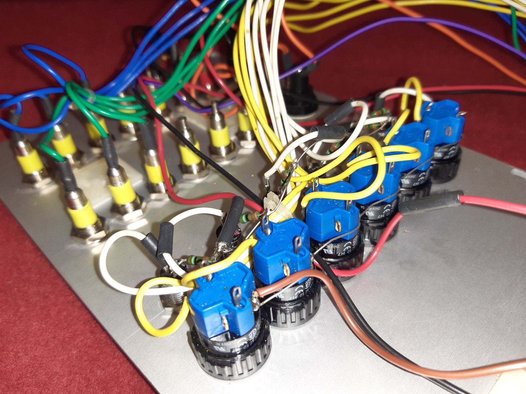 Interruttori: Frontpanel, Abdeckplatte von einem Gerät, Schalter LED's etc – Usato da Lohn-Ammannsegg venduto da Molch7 5