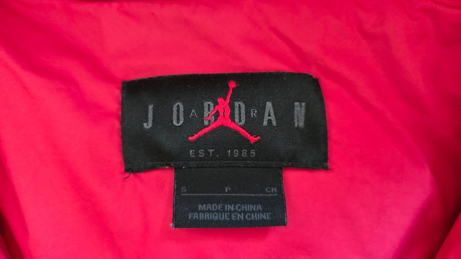Jordan Giacche: Doudoune Jordan noire taille S – Usato da Perly venduto da Klo_klo 2