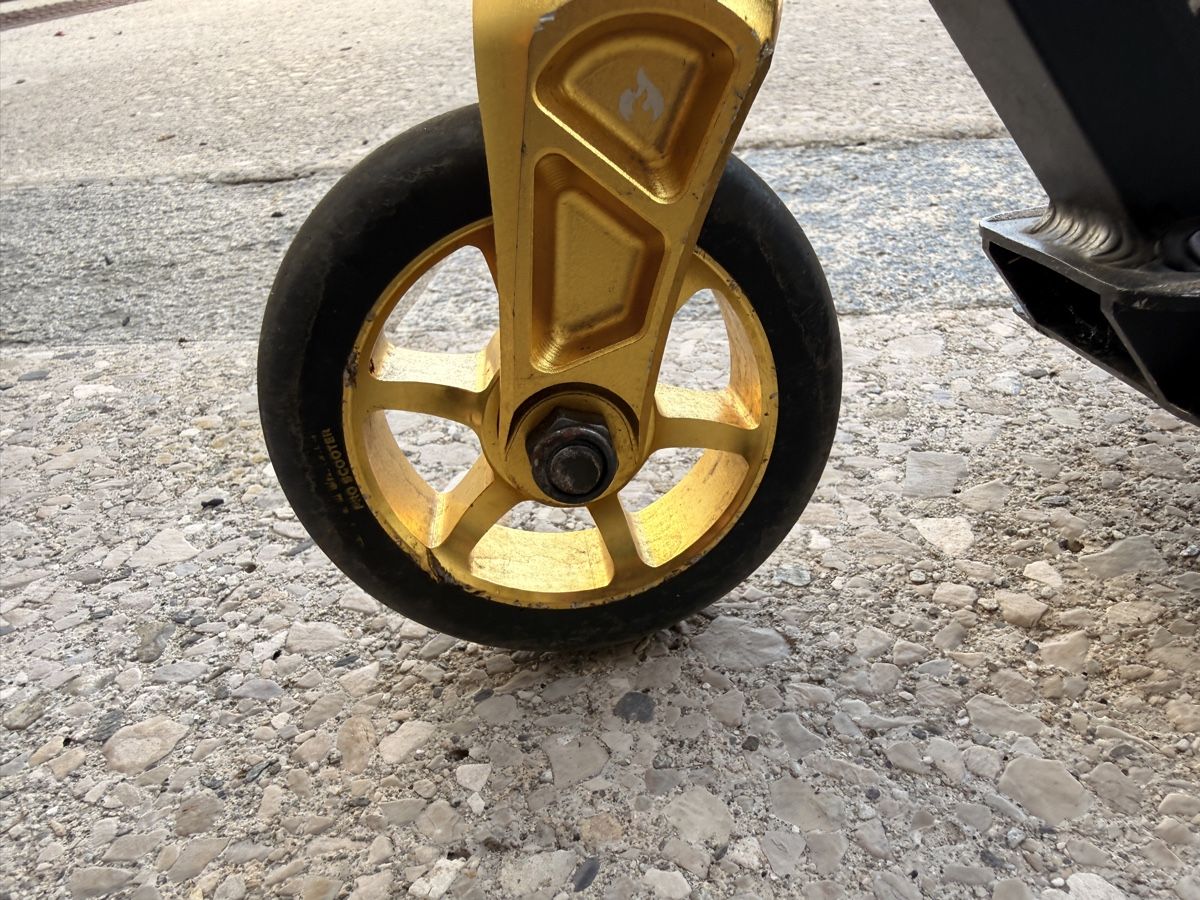 Chilli Kickboard: Chilli Pro Freestyle Stunt Scooter Black/Gold – Usato da Buchillon venduto da cgo_26jk 1
