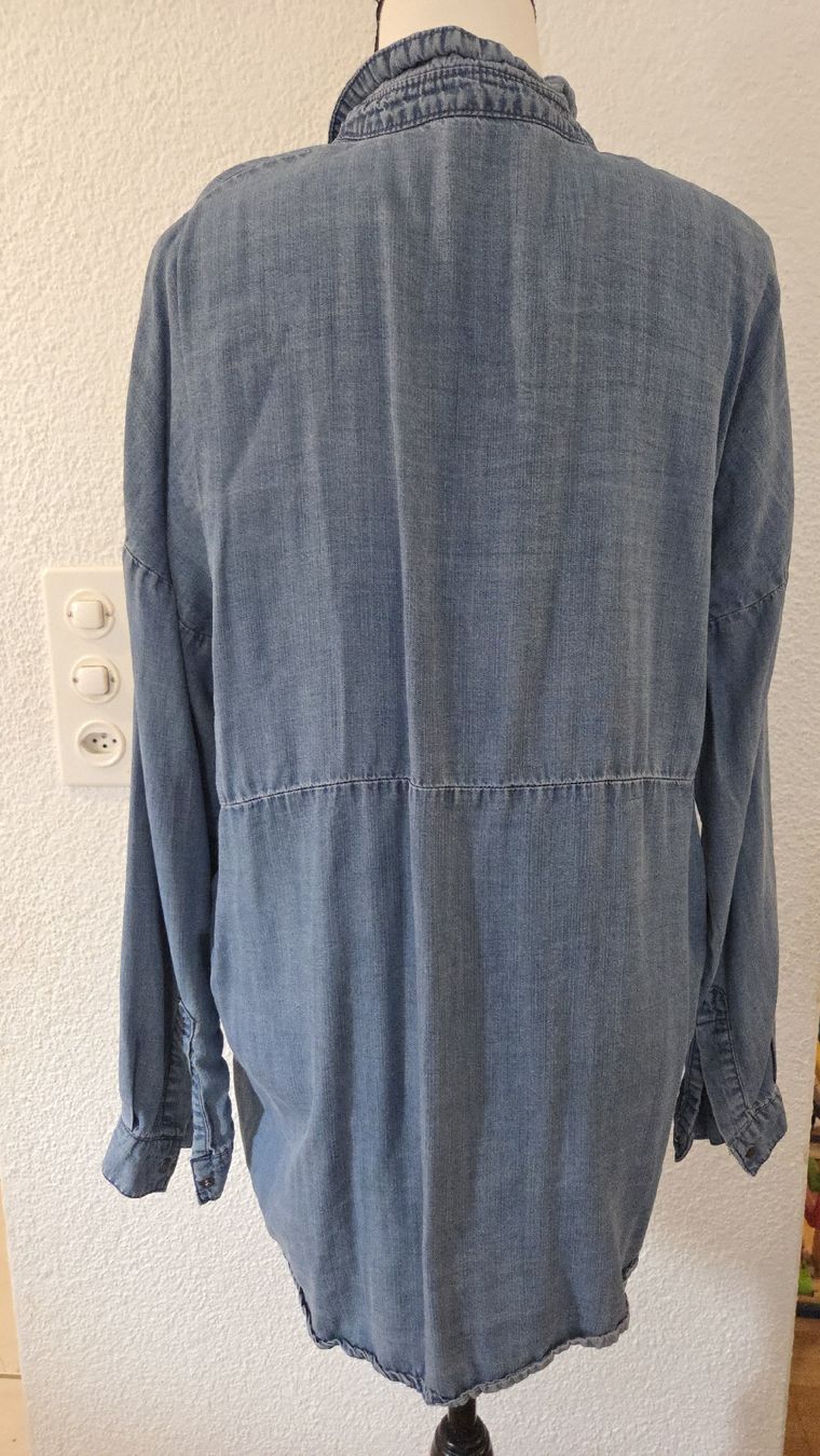 Only Camicette: ONLY Jeanshemd Gr. 38 Oversized Lyocell – Usato da Näfels venduto da CH.Kchlineknopf 5