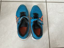 Aussenturnschuhe für Kinder gemäss Bilder in Grösse 33