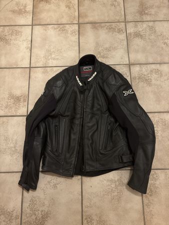 IXS Motorradjacke Leder schwarz in gutem Zustand