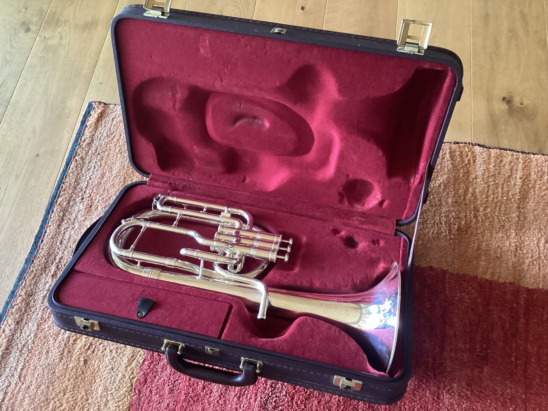 Besson Strumenti musicali: Besson Es-Horn Souvereign – Usato da Epsach venduto da Guggisberg05