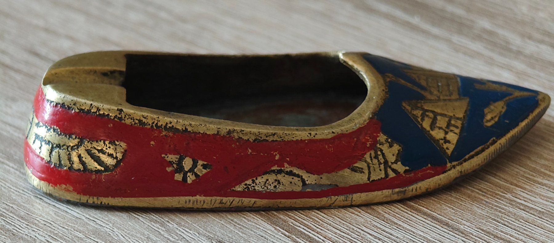 Portacenere: Aschenbecher in Form von Schuhen oder Pantoffeln, Antike – Usato da St. Gallen venduto da Ricardo_Deals 3