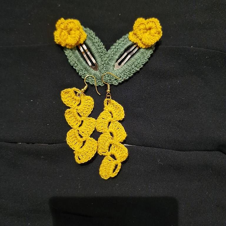 Accessori per capelli: Haarklammern und Ohrringe Handgestrickt – Usato da Binningen venduto da lunge20 1