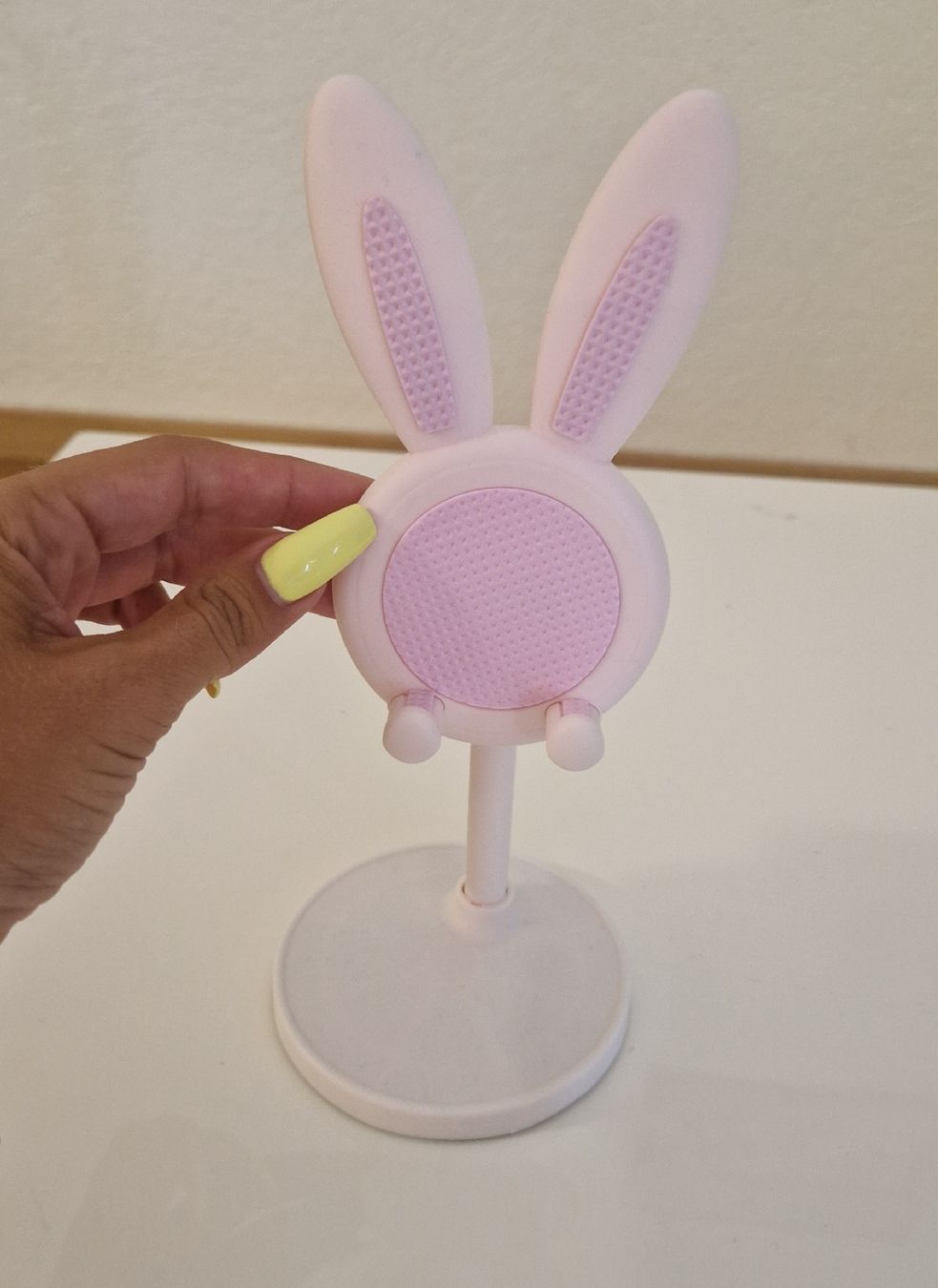 Sonstige Dekorationen & Accessoires: Support de téléphone lapin rose pliable ajustable – Neu (gemäss Beschreibung) aus Versoix von aline_b