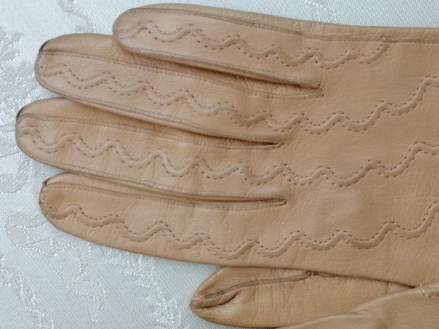 Guanti & manicotti: Nappalederhandschuhe – Usato da Rheinfelden venduto da Cleopatra2000 1
