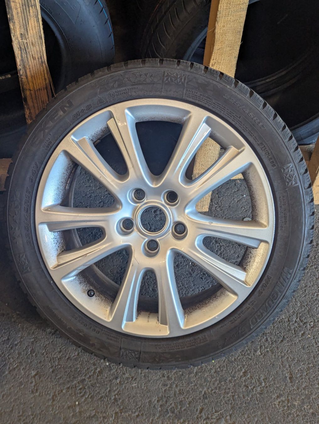 Skoda Pneumatici & Ruote complete: Skoda 17" Räder – Usato da Aarberg venduto da KreuzFahrzeugcenter 3