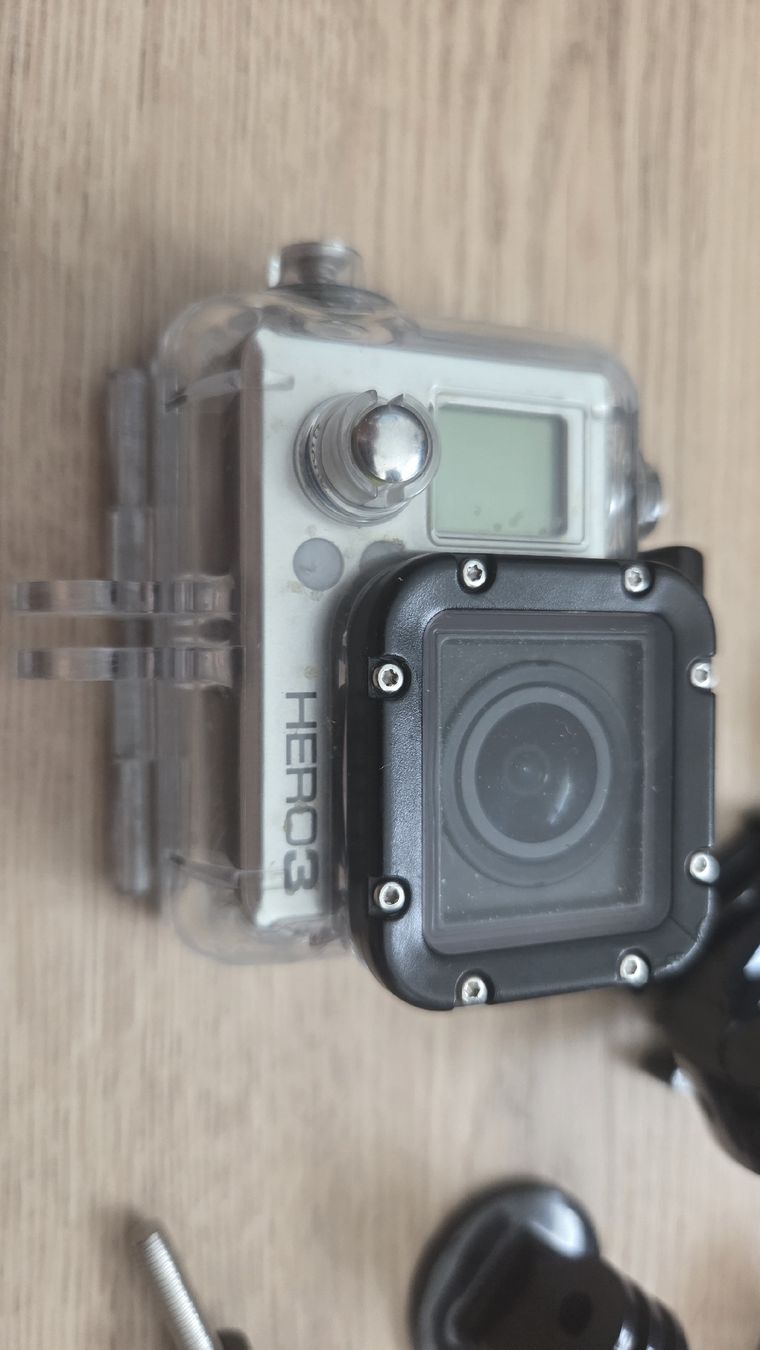 Gopro Action Cam: Caméra GoPro HERO3 Boîtier étanche et accessoires  – Gebraucht aus Bramois von Djoule87 1