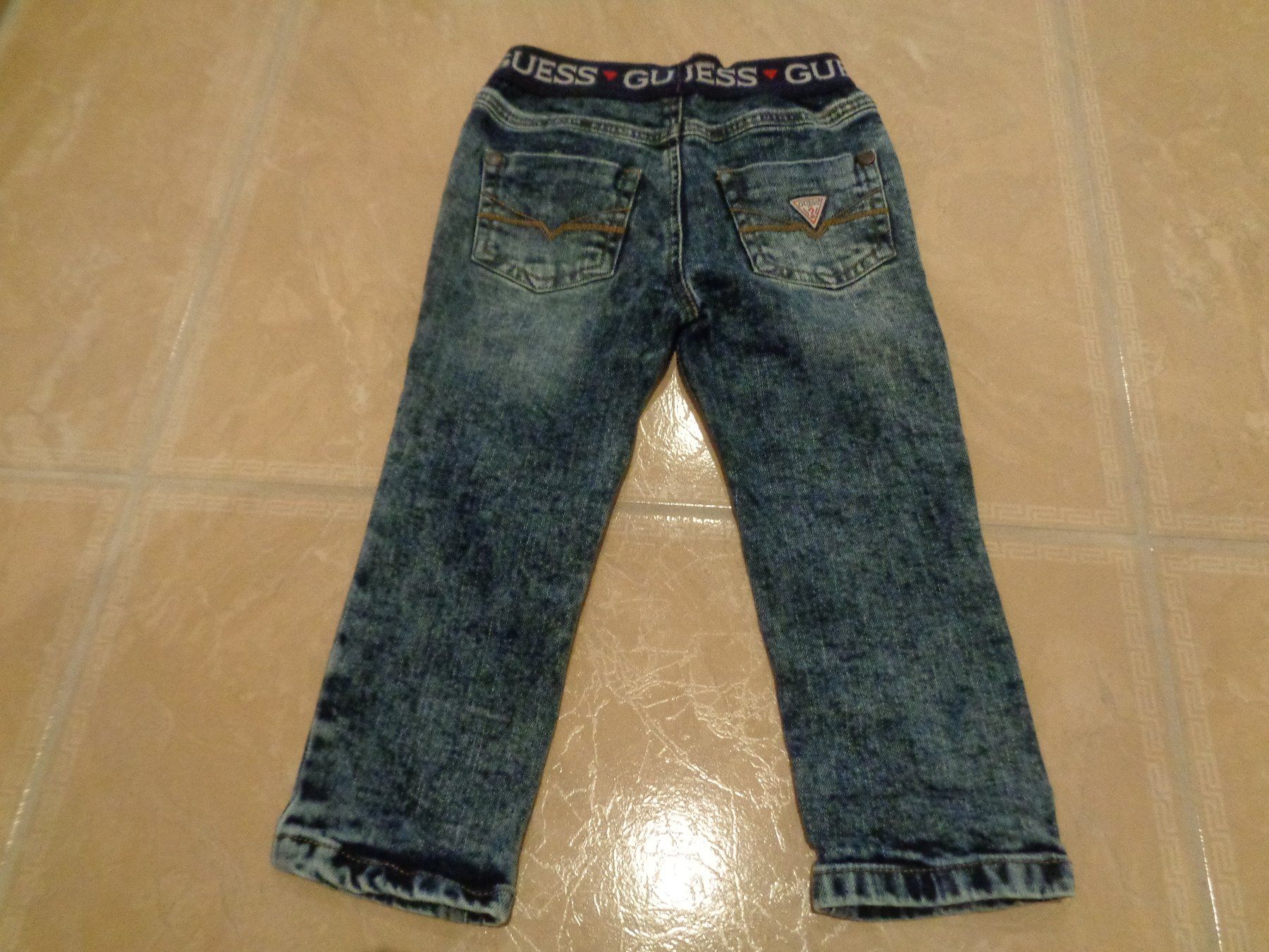 Guess Pantalons: Guess NWT Jeans, 2J 92 – D'occasion à Klingnau par Markus14 5