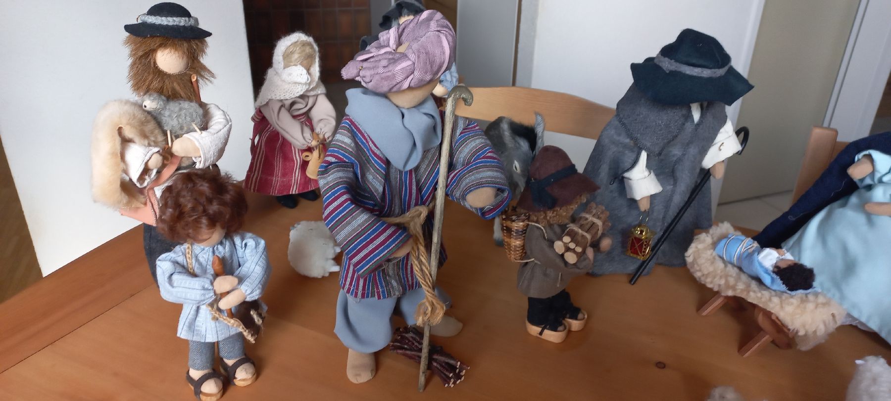 Toutes les décorations: Krippenfiguren, jede Figur ein Unikat – D'occasion à Hausen am Albis par Fahei 3