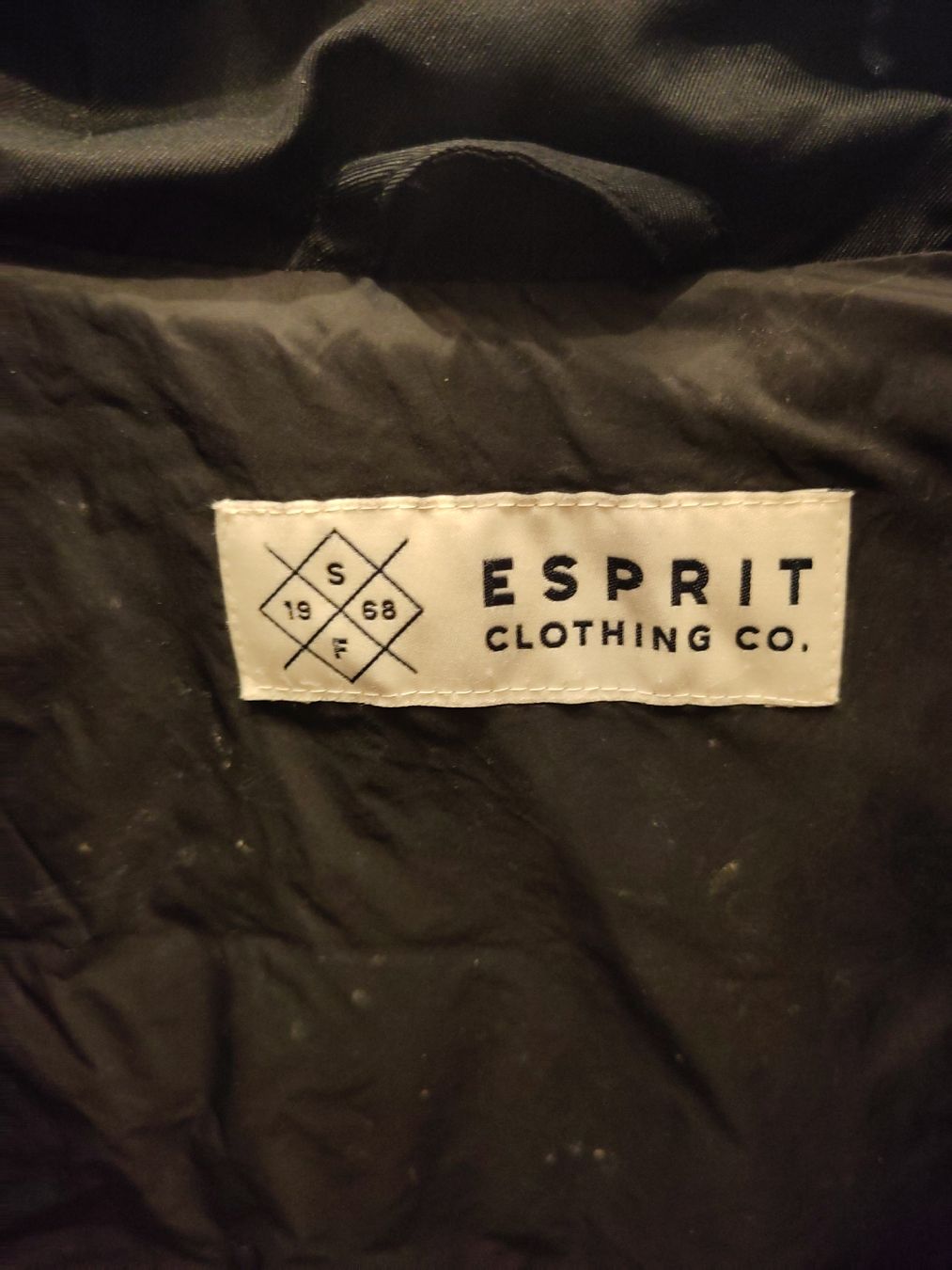 Esprit Giacche: Schwarze Winterjacke von Esprit Grösse M – Usato da Stans venduto da Maesi0 3