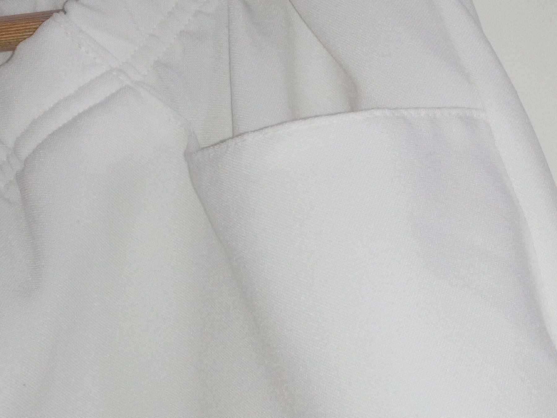 Pantaloni: Weisse Bermuda-Shorts Oversize Grösse 62 – Usato da Zürich venduto da Mitzi6 3