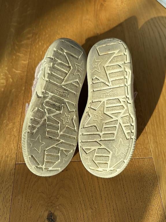 Chaussures filles: Superfit Schuhe Gr. 25 – D'occasion à Bottmingen par OliviaM06 3
