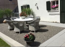 6 Gartenstühle Polyrattan hellgrau mit Alcantara Kissen