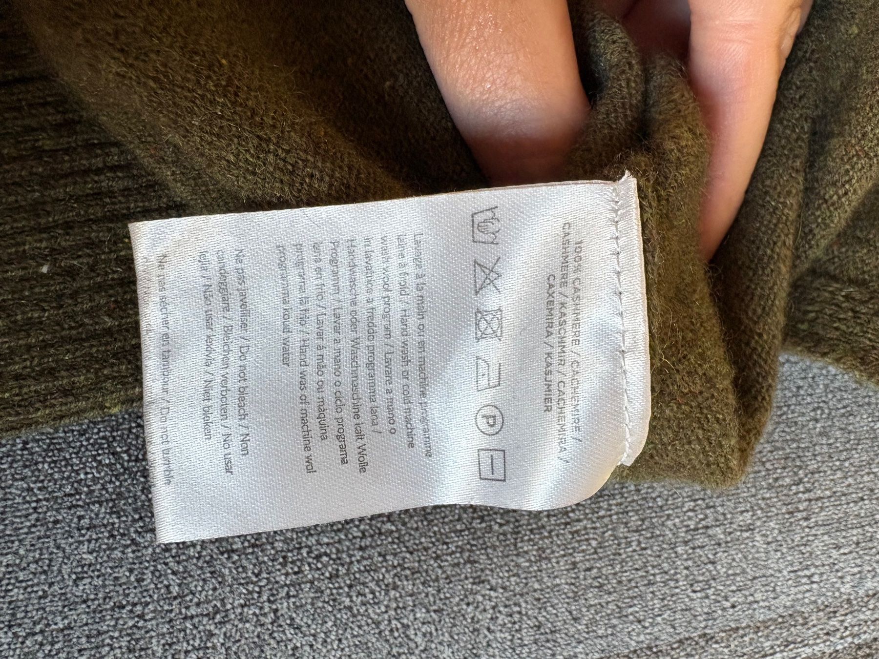 Maglioni & Felpe: 100% cashmere turtle neck – Usato da Zurich venduto da GCambiati 3