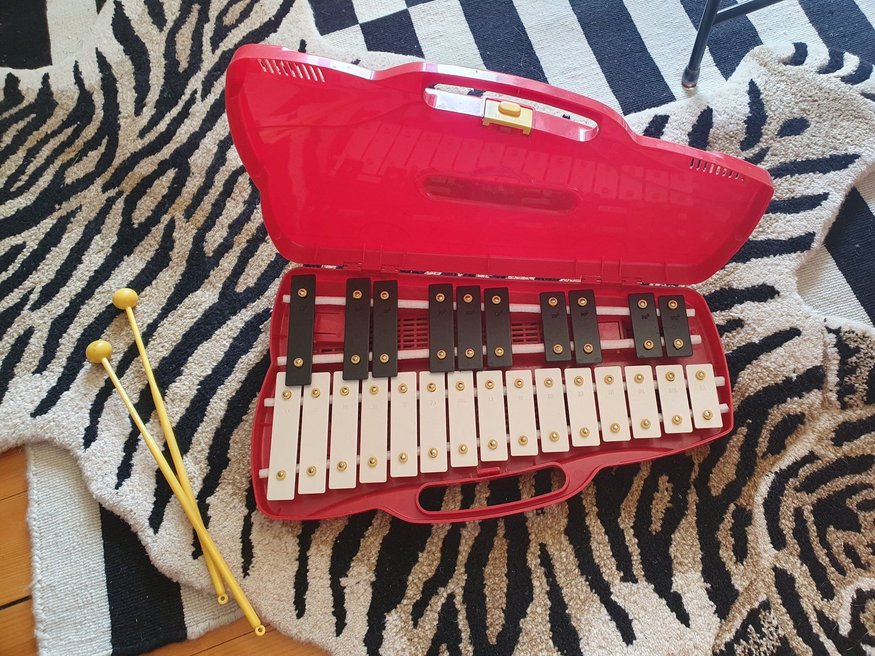 Strumenti musicali: Fuzeau Carillon Pianot – Usato da Genève venduto da san_yv5d