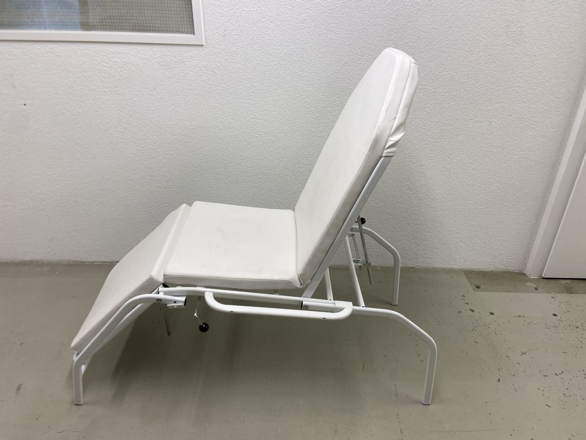 Sedie a sdraio: Massageliege – Usato da Niederhasli venduto da Fundus64 5