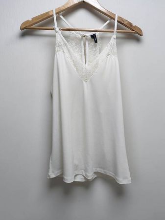 Top blanc dentelle - envoi colis gratuit 