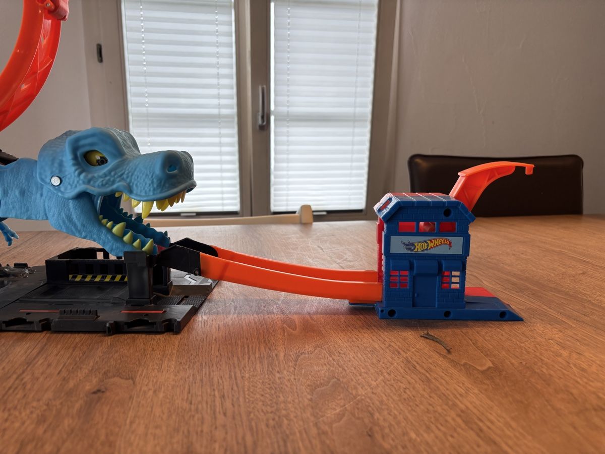 Hot Wheels Rennbahnen: Hot Wheels City T-Rex Looping-Bahn – Gebraucht aus Sursee von Trueres 2