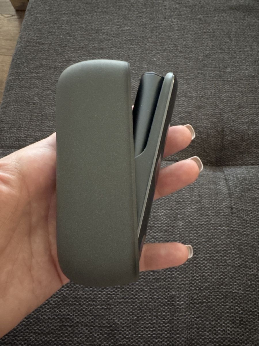 Iqos Altri Prodotti per fumatori: IQOS iluma 3 dunkelgrau gebraucht – Usato da Kaltbrunn venduto da padde 1