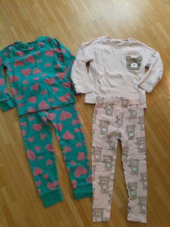 Lot de vêtements pour fille divers modèles taille 104 