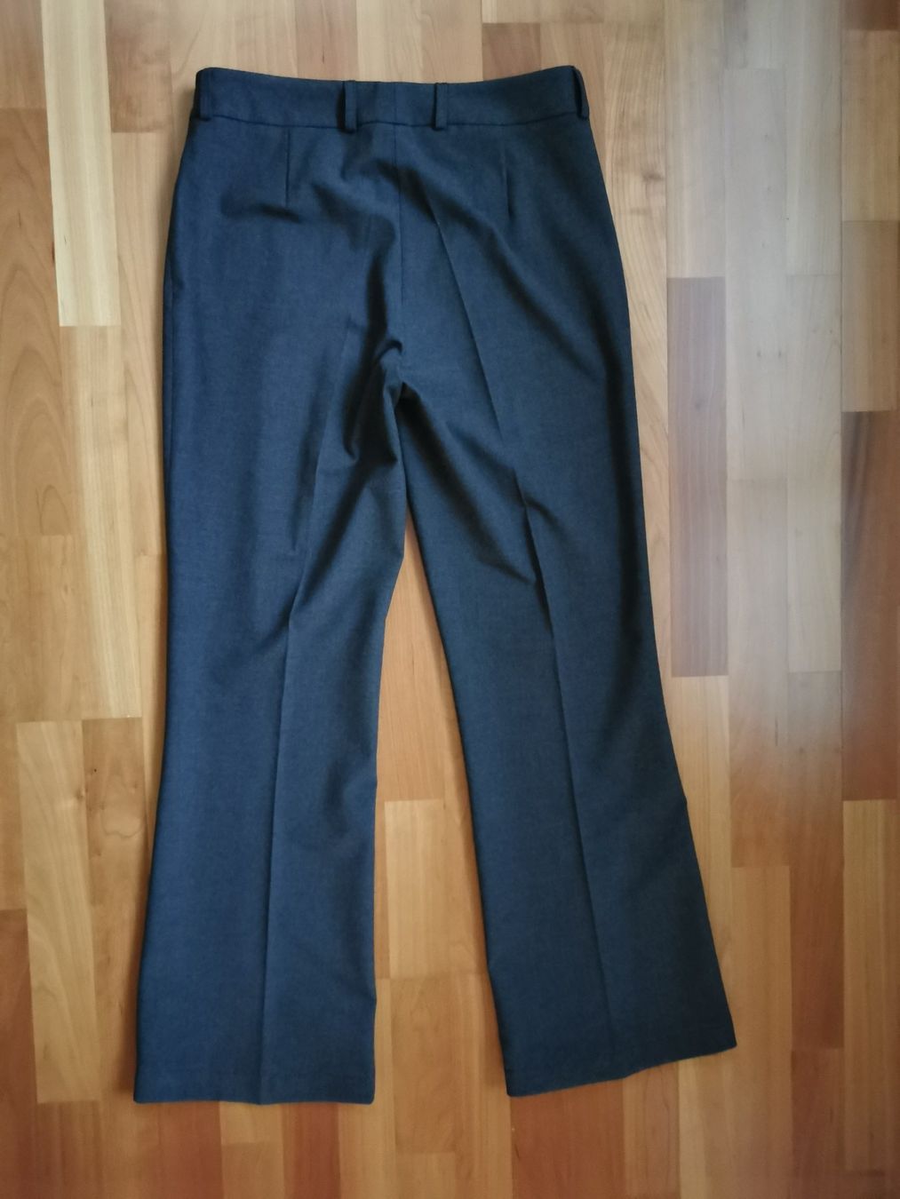 Pantaloni: Bundfaltenhose dunkelgrau Gr. 40 – Nuovo (secondo la descrizione) da Port venduto da Doppelmond 3