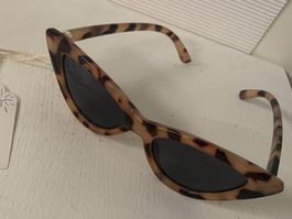 Sonnenbrille Katzenauge von NA-KD, Schildpatt-Muster