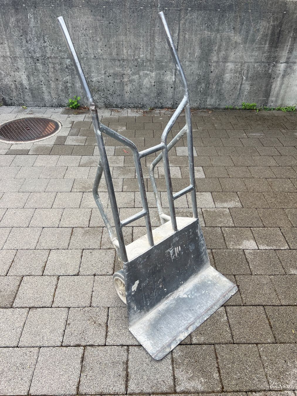 Schubkarren: Sackkarre mit Treppen und Absatzfunktion – Gebraucht aus Egg b. Zürich von SwissTradingAgency