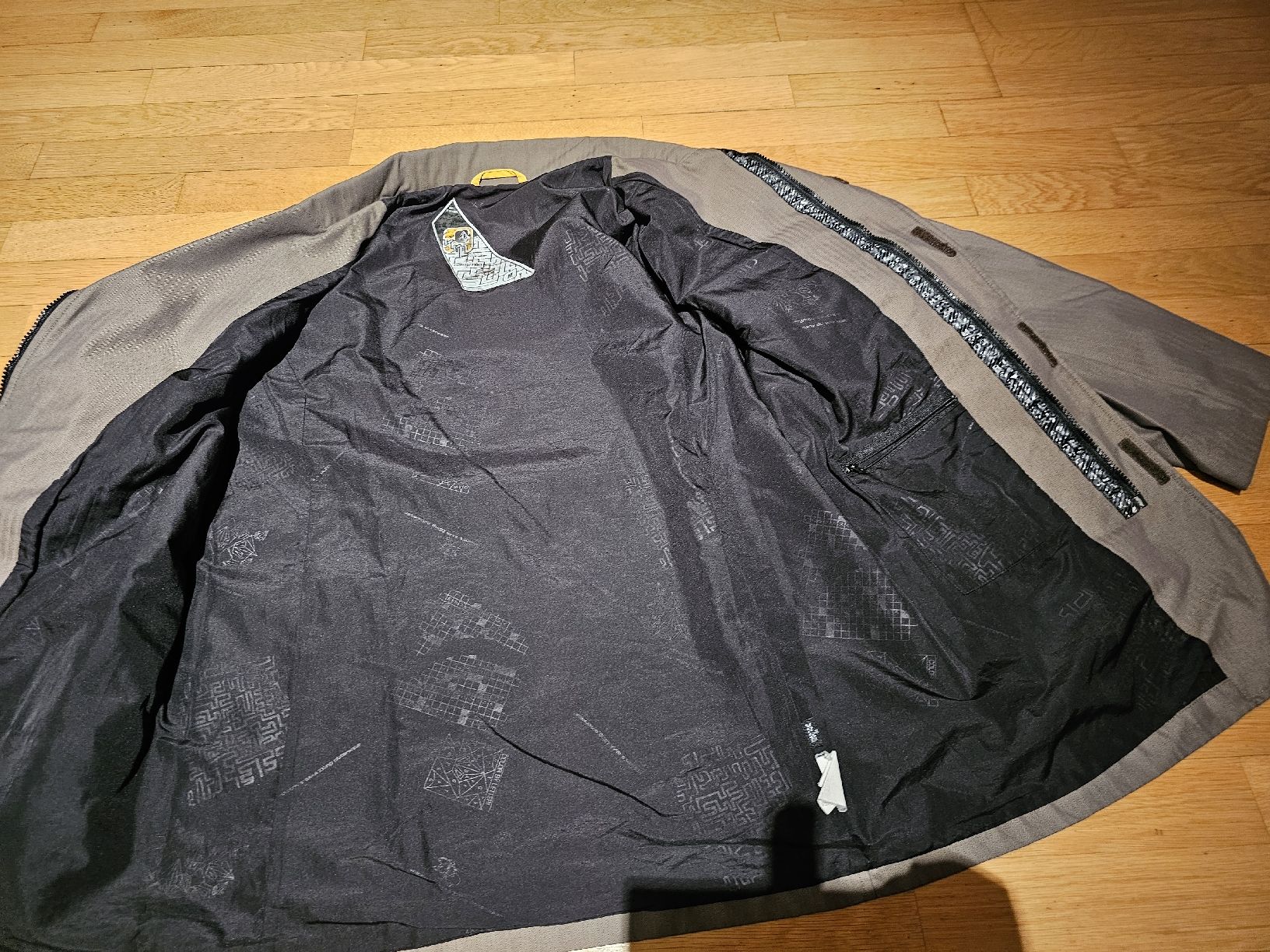 Altro in Moda uomo: superschöner volcom Herren Rock gr.M – Usato da Ferden venduto da jemyce 3