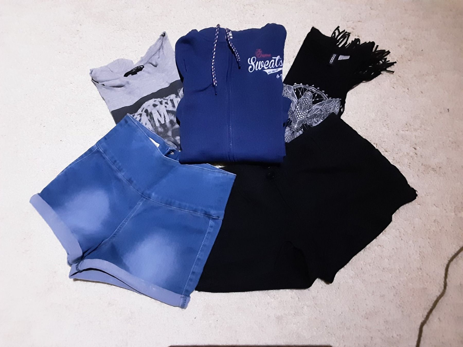 Lotti di vestiti: Kleiderpaket gr. XS – Usato da Altdorf UR venduto da Brandli