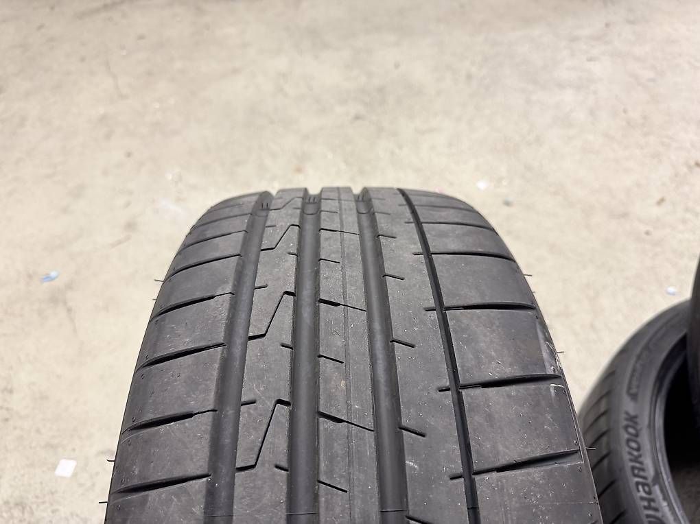 Pneumatici & Ruote complete: Hankook Reifen 2x 305-30-21  – Usato da Schaffhausen venduto da Z5S 1