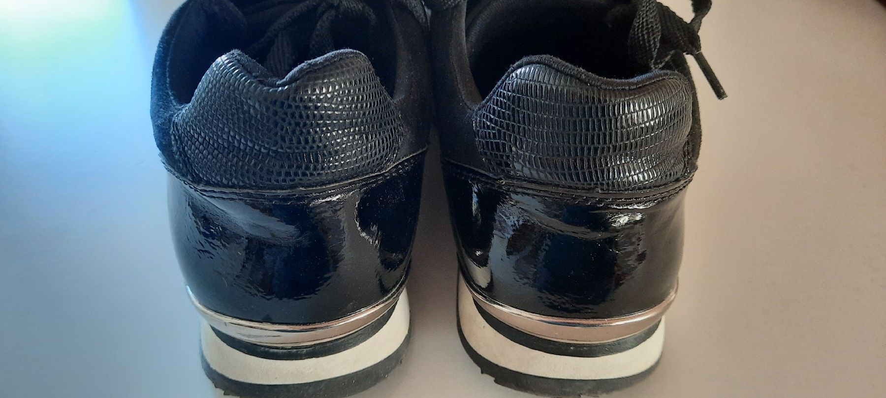 Tamaris Damenschuhe: ***TAMARIS*** Sneakers schwarz-glänzend Gr 40 – Gebraucht aus Wädenswil von H2H_Secondhandshop 3