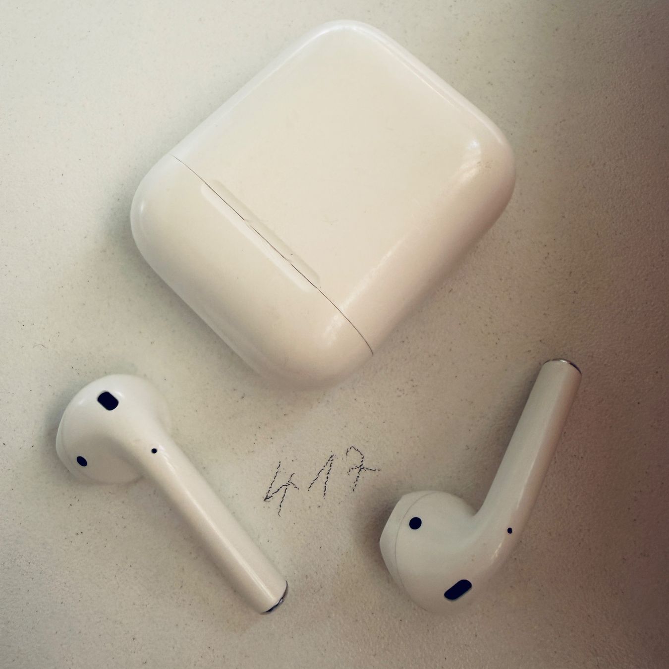 Apple Casques audio: Original Apple AirPods 2 Gen. Wireless Kopfhörer & Case – D'occasion à Basel par MY.AIRPODS.SHOP 2