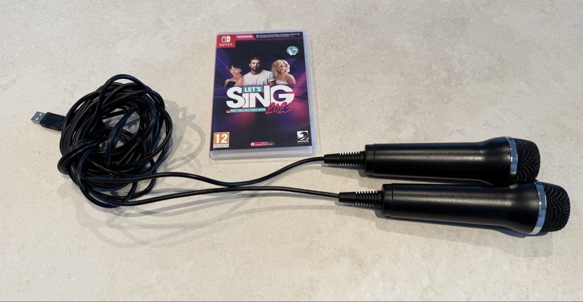 Nintendo Microfoni: Nintendo Switch Lets Sing 2023 + 2 Microphones, Complete – Usato da Richterswil venduto da Schoetto