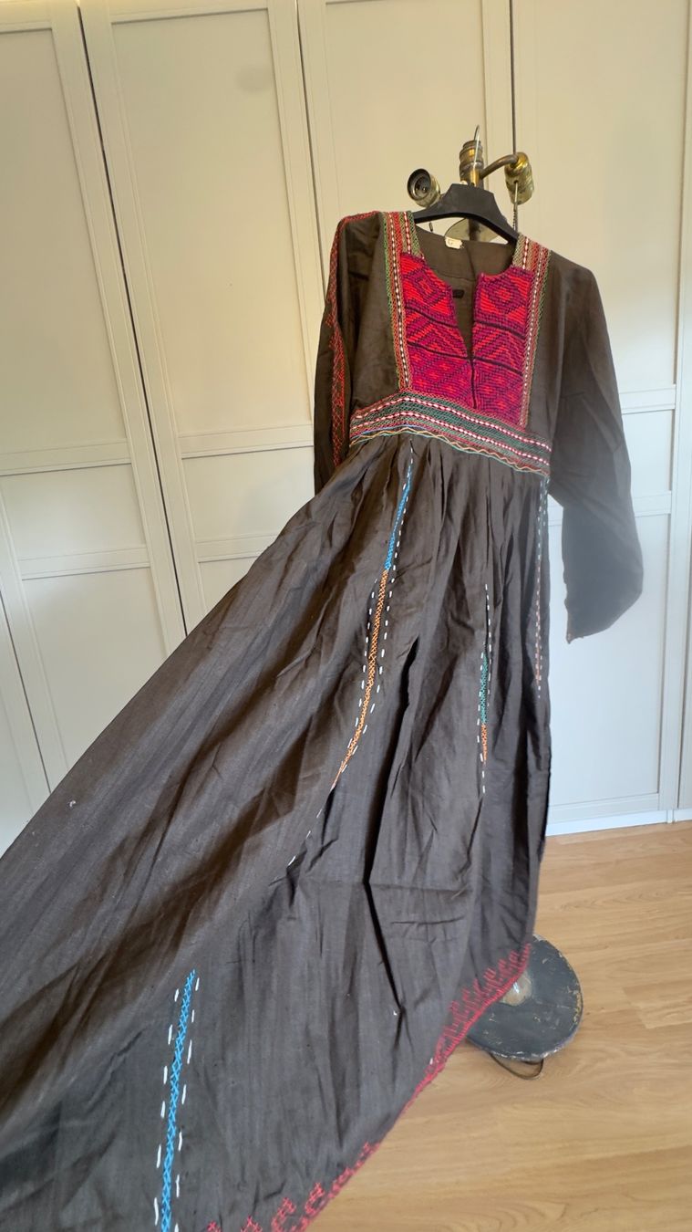 Vestiti: Handgefertigte vintage kleid – Nuovo (secondo la descrizione) da Olten venduto da Saayis 5