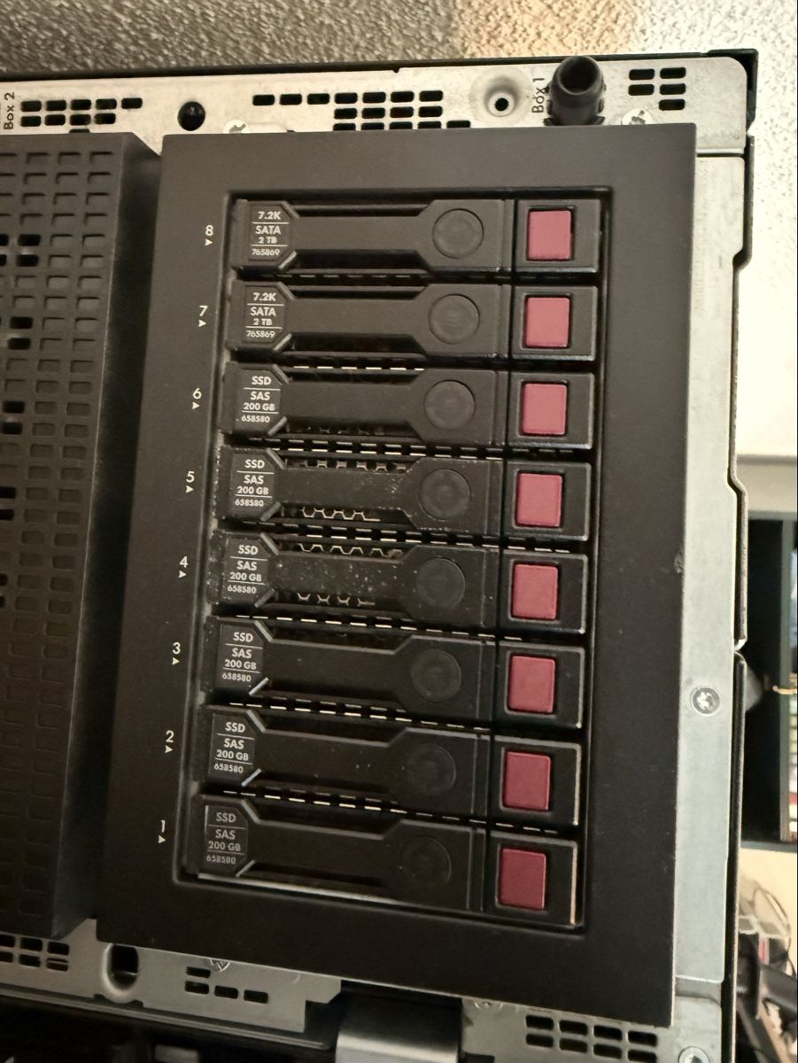 Hewlett Packard Server: HP ProLiant ML350p Gen8 – Tower Server – Gebraucht aus Thürnen von opticalhd5 2